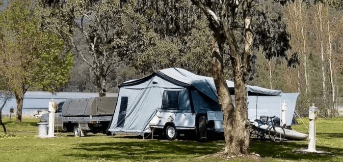 Pet friendly accommodation ACT & Snowy Mountains | Khancoban Lakeside Caravan Park 
