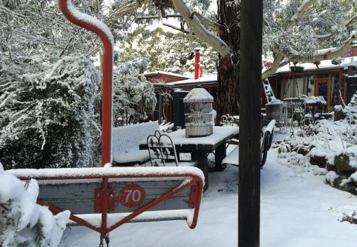 Bimblegumbie – Crackenback | pet friendly accommodation ACT & Snowy Mountains 