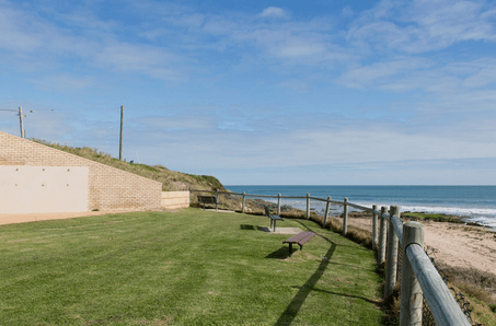 Blue Bay Beach Stay - dog friendly hotels Halls Head (Mandurah)